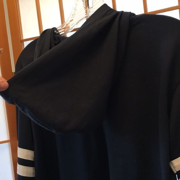 Hollister Graphic L/S Cropped Hoodie - Picture 6 of 8